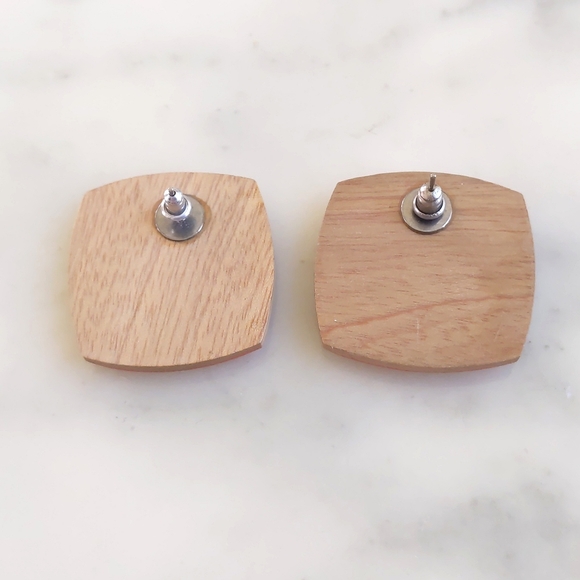 NWOT. RARE! Vintage Wooden Earrings with Hand Painted Face. - Picture 2 of 2